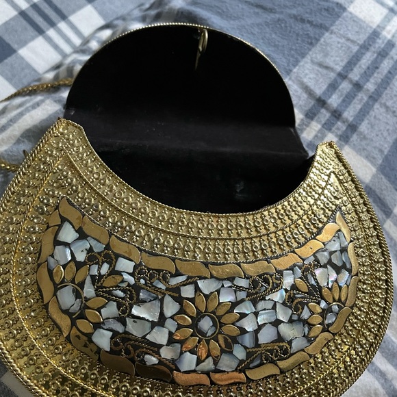 Metal Embellished Bag with mother of pearl. - Picture 5 of 5